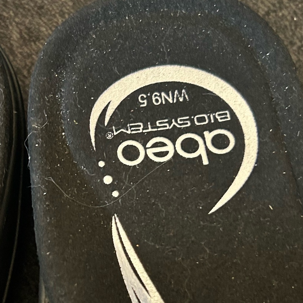 Abeo sandals never worn